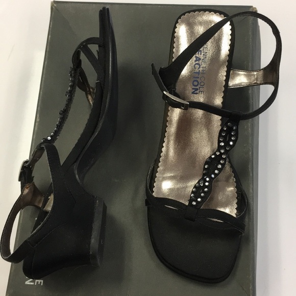 Girls KENNETH COLE SANDALS SIZE 1.5 - Picture 2 of 3